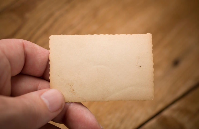 Métodos de corte y troquelado para aplicar en una tarjeta de visita